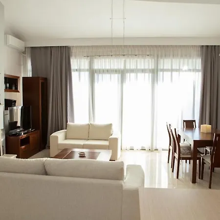 Eagles' Gem Apartament *